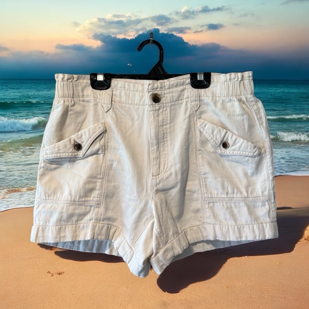 Old Navy Cream Shorts with Beige Stitching